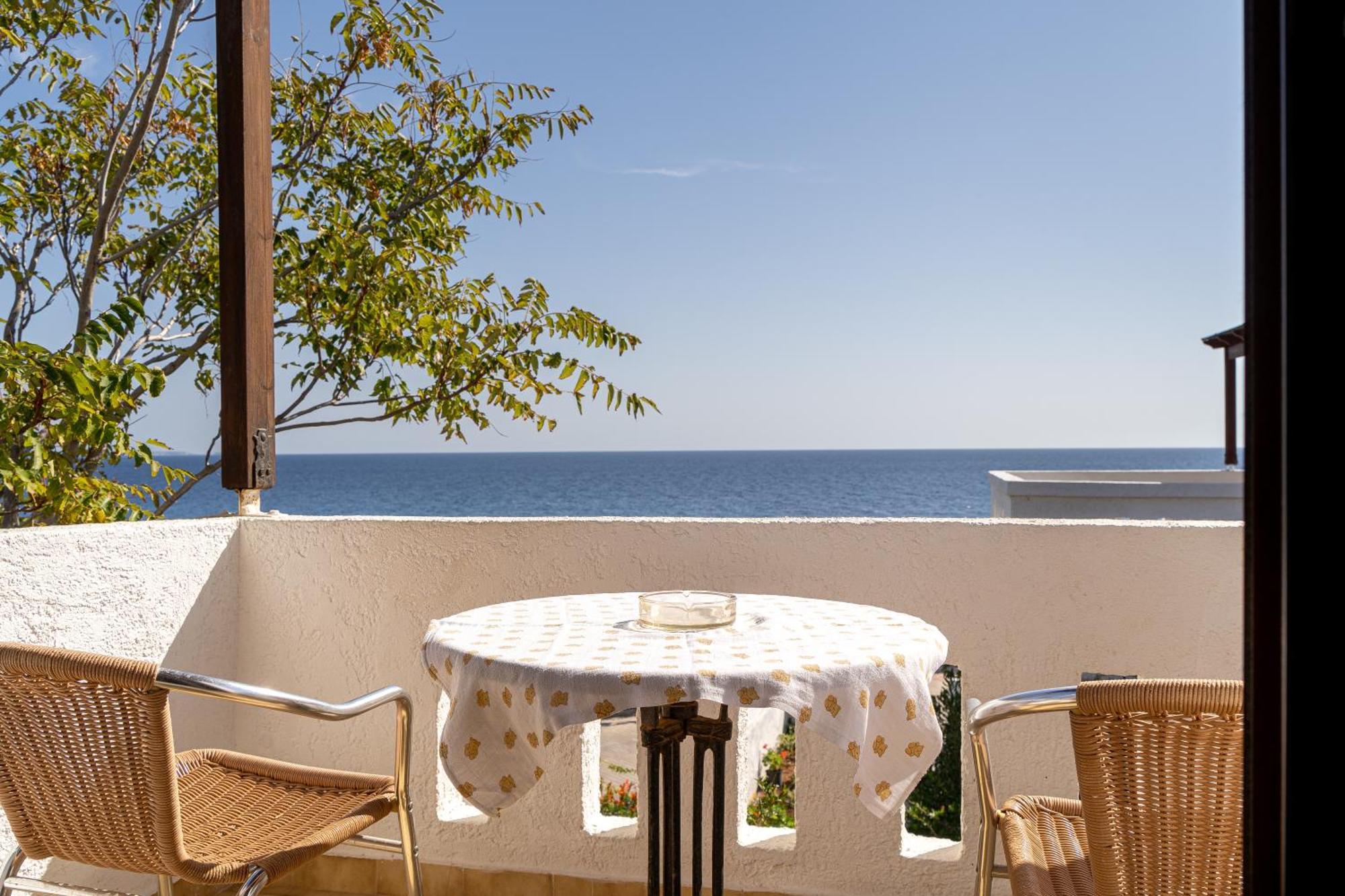 Akrotiri Apartments Makrýgialos Exterior foto