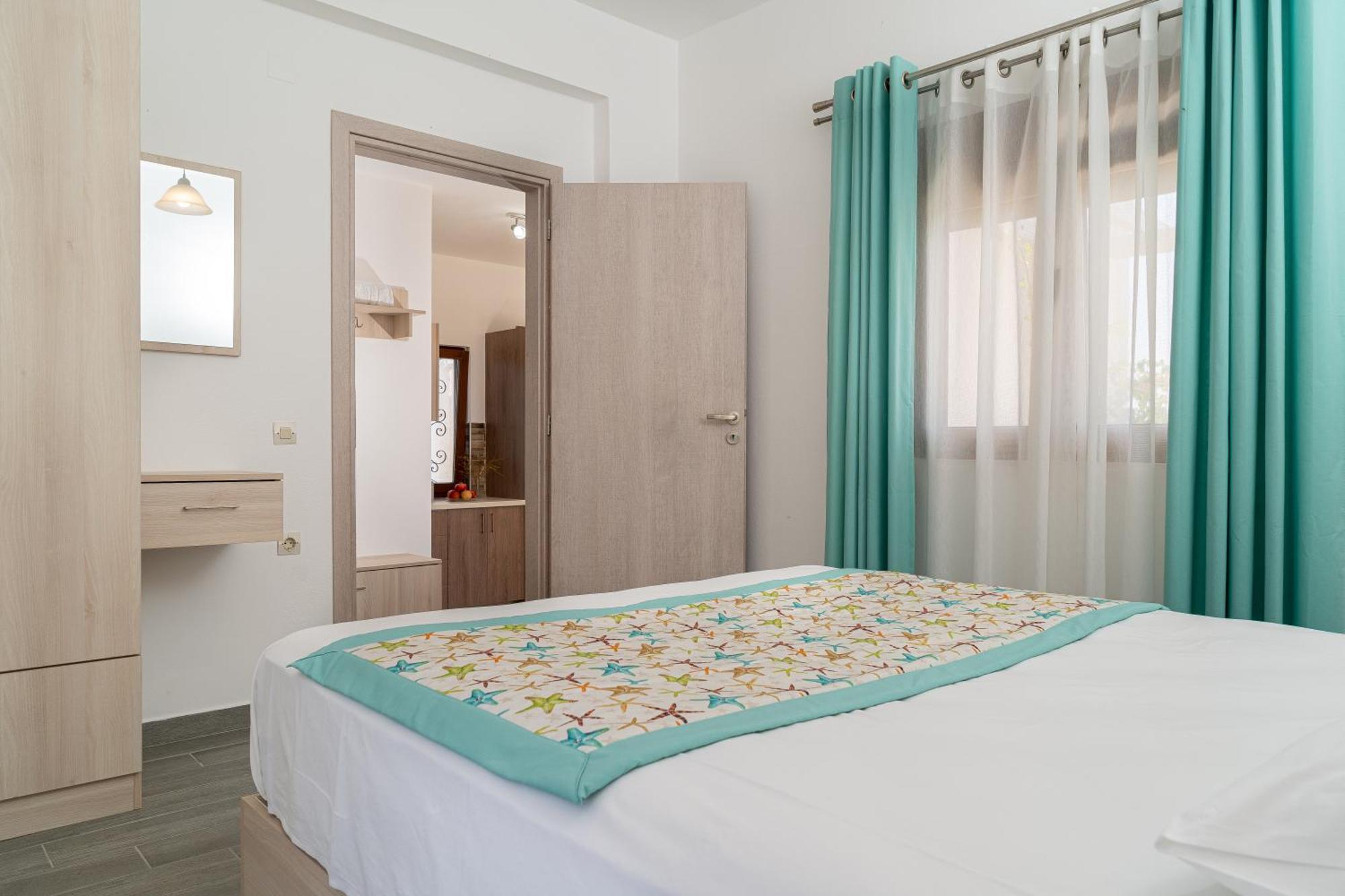 Akrotiri Apartments Makrýgialos Exterior foto